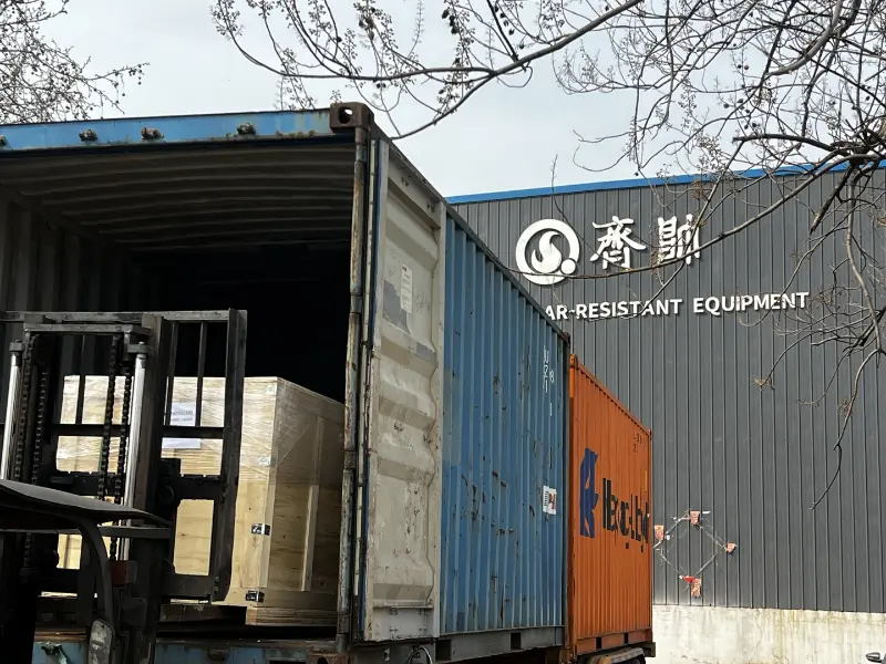 Shandong Qishuai Peralatan Tahan Nganggo | Produksi lan pengiriman Karet Keramik Embedded Steel Liners rampung