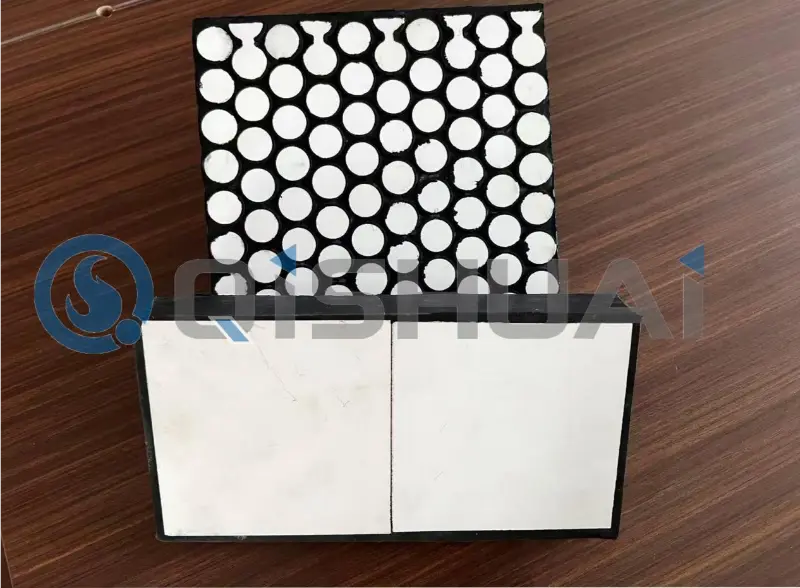 Karet Keramik Embedded Steel Liners: Solusi Tahan Wear Premium kanggo Pengiriman Bahan Massal